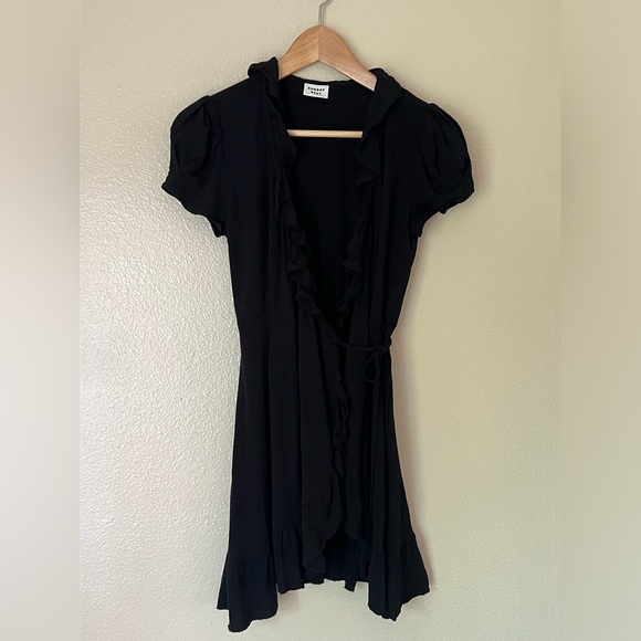 SUNDAY BEST  Aritzia Wrap Dress - Picture 2 of 7